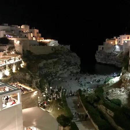 Amare Il Mare 住宿加早餐酒店 滨海波利尼亚诺