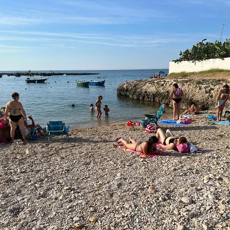 Amare Il Mare Bed & Breakfast 4*